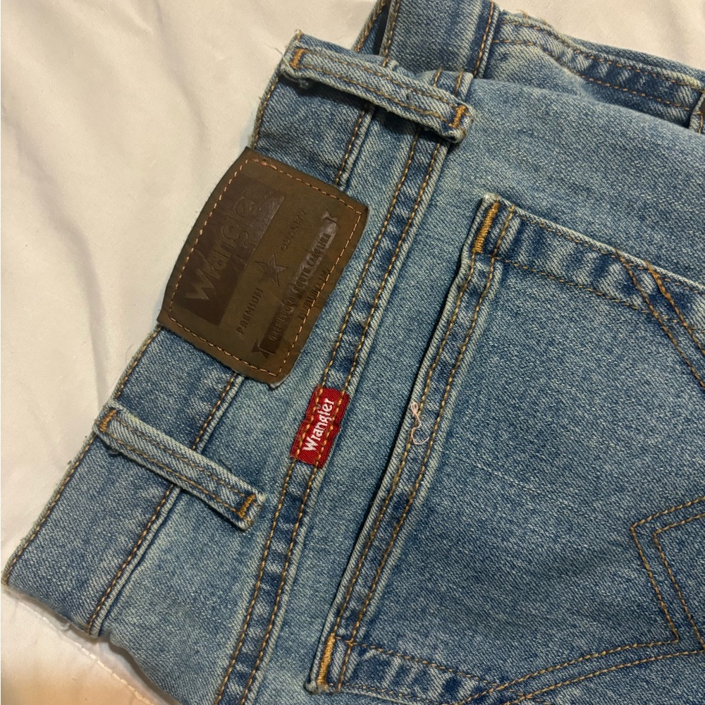 Wrangler Men's Light Blue Relaxed Jeans